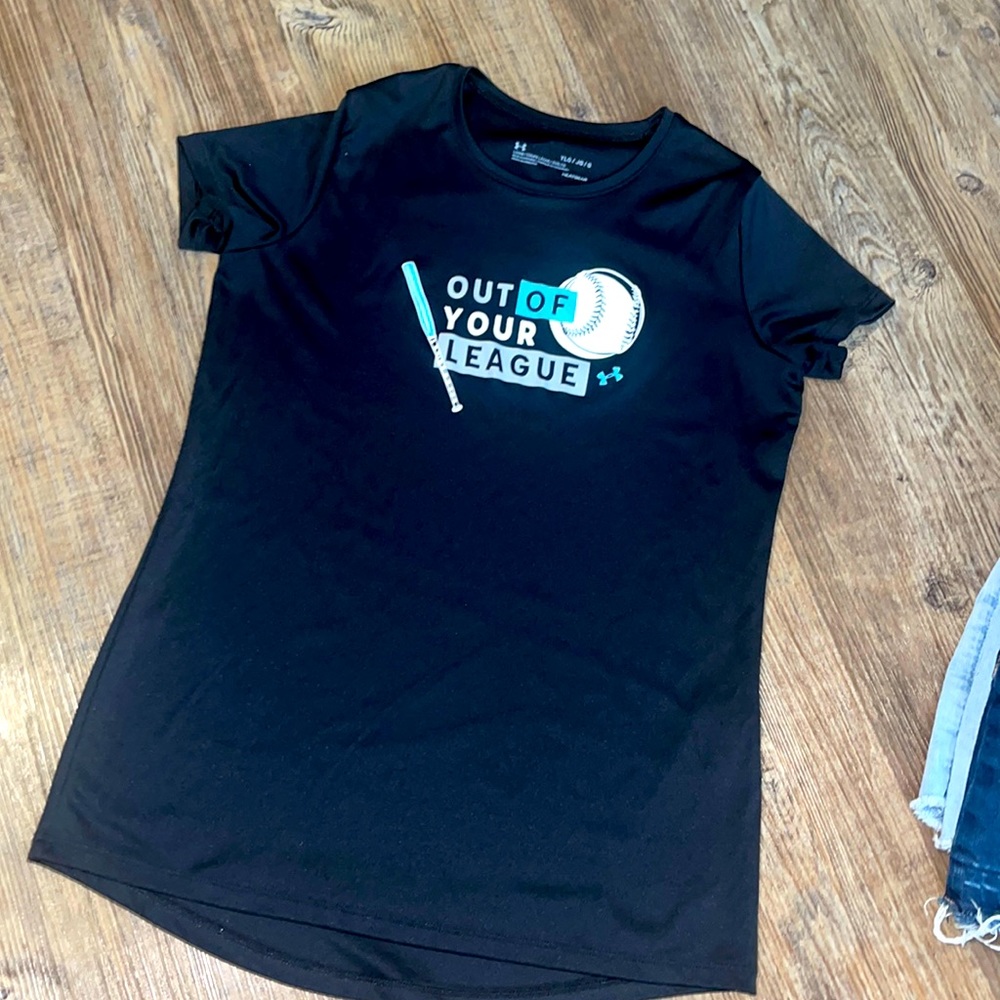 Under Armour girl shirt  size YL